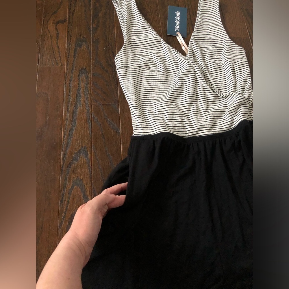 ModCloth Women’s XXS Black/White Deep V-Neck Sleeveless Romper w/Pockets - NWT! - Picture 12 of 13
